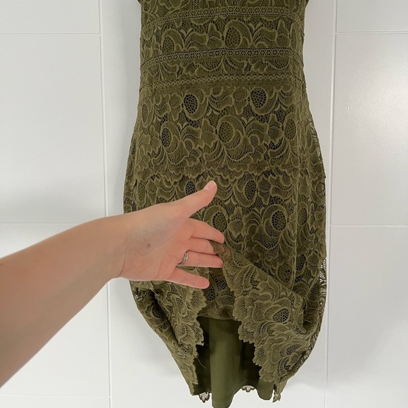 Guess/ Olive green/ Form fitting/ Lace midi dress/ Size US XL - Picture 9 of 17